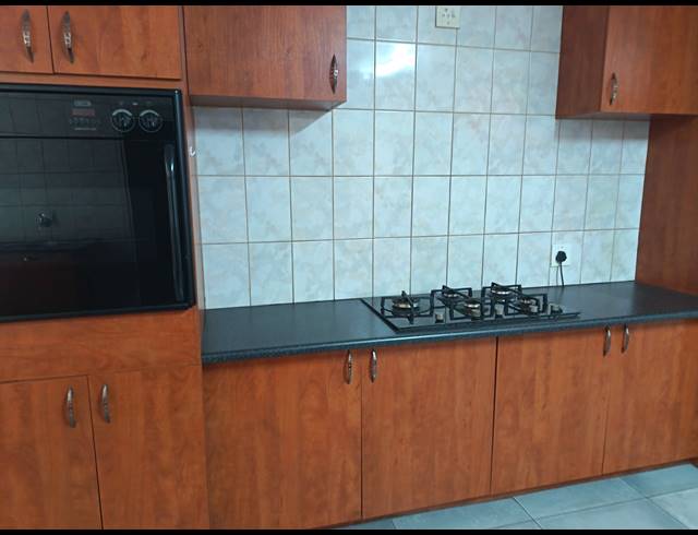 3 BEDROOM HOUSE FOR SALE IN ROTHDENE